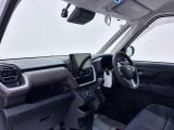 ダイハツのお店では、ダイハツ車を知り尽くしたプロフェッショナルが、専用の診断機器を使って各システムを点検しております。
