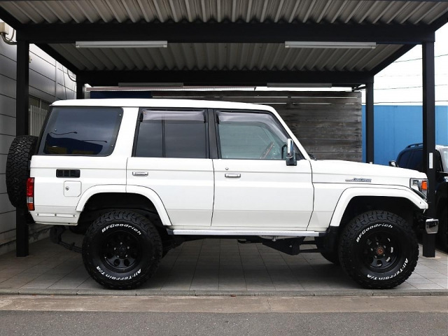 トヨタ ランドクルーザー70 4.2 ZX ディーゼル 4WD の中古車詳細