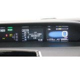 気になる燃費など様々な情報を表示してくれるインフォメーションディスプレイ付きのODOメーター。