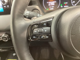 ステアリングにオーディオ操作スイッチが付いています。オーディオ画面に直接タッチしなくても操作が出来ますので、運転に集中できます。