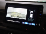 ◆リアワイドカメラシステム◆3種類の表示で後方確認をサポート♪セレクトレバーを「R」の位置に入れるとカメラ画像に切り替え。ノーマルビューでは従来のリアカメラと同様の標準的なビューで表示します!