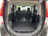 普段のお買い物や通勤、送迎等に十分な荷室スペースを確保しております。セカンドシートを倒すと、大きな荷物の積載も可能です♪