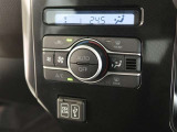 オートエアコン付きで快適です♪