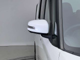【ウインカー付ドアミラー】視認性が上がり、車・バイク事故防止にもつながります。