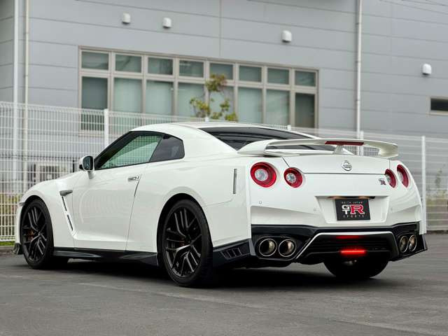 日産シルビア GT-R グリル ホワイト 日産 GT-R 3.8 ピュアエディション 4WD 全国対応1年保証付 MY17 NISMO