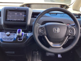 Honda認定中古車 U-Selectは3つの安心をお約束します。■Honda車のプロが整備した安心■第三者機関がチェックした安心■購入後もHondaが保証する安心