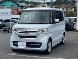 雨の日は中古車は選びにくいですよね。でも当店なら安心です。電話予約を頂ければ屋根下へ移動させて頂きます。雨でもじっくりご検討いただけます。