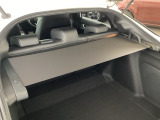 荷室にはトノカバーを装備しており、荷物を目隠しできるためプライバシー性が高く安心です。
