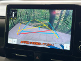 【バックカメラ】駐車時に後方がリアルタイム映像で確認できます。大型商業施設や立体駐車場での駐車時や、夜間のバック時に大活躍!運転スキルに関わらず、今や必須となった装備のひとつです!