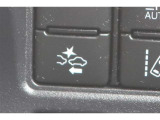 走行中に前方の車両等を認識し、衝突しそうな時は警報とブレーキで衝突回避と被害軽減をアシスト。より安全にドライブをお楽しみいただけます。