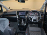 オシャレなインテリアで運転する気分も盛り上がりますよね^^