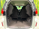 後席を格納すると、これだけの広さが!シーンに合わせたシートアレンジで、大きな荷物も積むことが出来ます♪