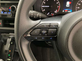 運転中、オーディオの操作をしてて、ハッとしたことはありませんか?ステアリングスイッチは、運転中でもハンドルでオーディオの操作が可能です。安全なドライブをサポートします。