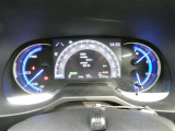 とっても見やすいメーターです。夜間時はラグジュアリーな気分にさせてくれる照明が魅力ですので、夜のドライブも楽しみになりますよ♪