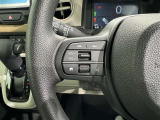 ステアリングスイッチ装備!運転しながら手元でオーディオの操作などができます。