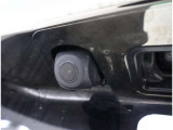 バックカメラが付いているので後方確認が非常にしやすいです。今や運転初心者も熟練者も必須装備!ついていて損はないですね♪