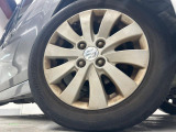 【純正14インチアルミホイール】外観にマッチした純正アルミホイールを装着しております。各種社外アルミホイールや、スタッドレスタイヤも取扱いしております。是非ご相談ください♪