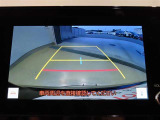 バックガイドモニターで、後方を確認しながら安心して駐車することができます。運転初心者も熟練者も必須の機能ですよ!
