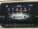 【メーカーナビ】9インチの大画面モニターを搭載し、Apple CarPlayへのワイヤレス接続やAndroid Autoにも対応。