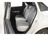 中古車をキレイで気持ちよくお乗りいただけるよう、エンジンルームからシートを外した洗浄まで、目に見えない部分も徹底的に洗浄しています!