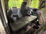 3列目シートはもちろん状態良好☆大人でもゆったりと座って頂けますので、大人数でのお出かけもラクラクです♪ご家族で、気の知れた仲間で、ドライブに行くのが楽しみですね♪