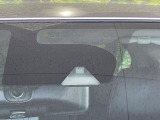 【エマージェンシーブレーキ】走行中に前方の車両等を認識し、衝突しそうな時は警報とブレーキで衝突回避と被害軽減をアシスト。より安全にドライブをお楽しみいただけます。
