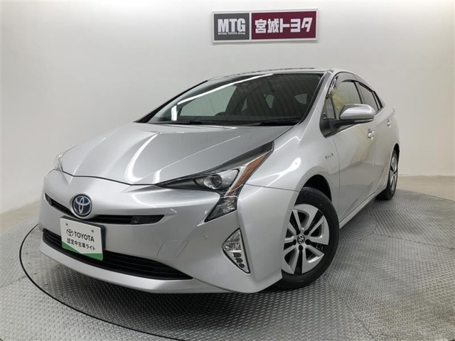 トヨタ プリウス 