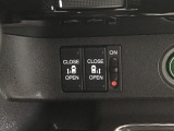 【両側パワースライドドア】両側がパワースライドドアになっており、運転席のスイッチやスマートキーでも開閉が可能です!開口部も広いので乗り降りも楽々♪