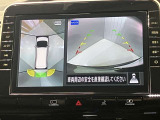 【アラウンドビューモニター】車を上から見下ろしているかのような映像で周囲の状況がひと目で確認、狭い駐車場に駐車するときも安心です♪