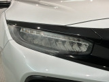 LEDヘッドライトは、点灯の瞬間から最大光量を発揮し、突然暗くなるトンネルなどでの安定感を高めます。
