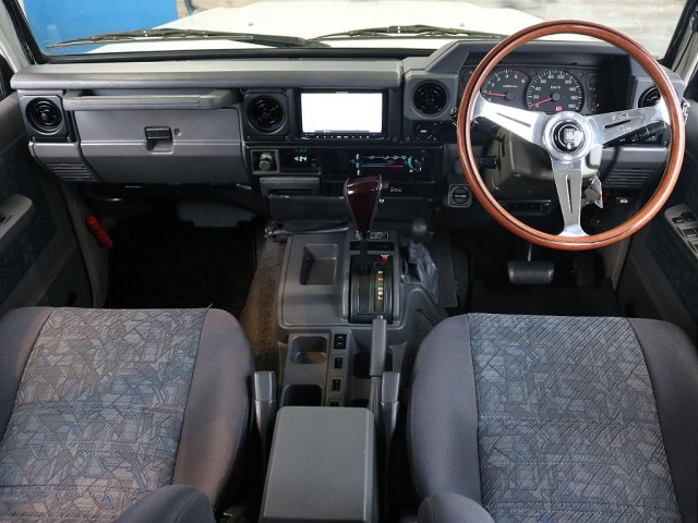 トヨタ ランドクルーザー70 4.2 ZX ディーゼル 4WD の中古車詳細