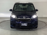 LEDヘッドライトを装備しています。LEDヘッドライトはとても明るく、雨の日や夜間走行も安全・安心です。オートライトコントロール付きで周囲の明るさに応じて自動で点灯・消灯します