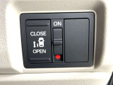 【パワースライドドア】スマートキーや運転席のスイッチでスライドドアの開閉が可能♪電動だから力を入れてドアを開ける必要が無く、小さいお子様でも、重い荷物を持っている時もラクに開け閉めできます♪