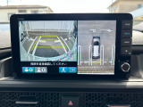 バックでの駐車が苦手な方や運転にあまり自信のない方でも後方の視界をしっかりサポート。安心して車庫入れが出来るバックカメラを装備しています!