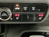 運転席/助手席シートヒーターで寒い日もすぐに温かくなり快適に過ごせます。2段階の温度調整が可能です
