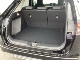 トランクの広さは、どうです、たくさんの荷物が積めますよ。日常からお出かけまで、さまざまなシーンにあわせて変化する多彩なシートアレンジ。
