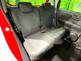 後部座席も気になるようなキズ・汚れやへたり等、大きなダメージはなく、良好な状態です。