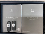 スマートキーは鍵をバッグに入れたままでもドアロックの開閉やエンジンのON・OFFができます。夜間や雨の日も鍵を探さなくて良いので便利です。
