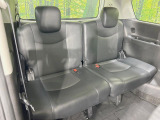 3列目シートはもちろん状態良好☆大人でもゆったりと座って頂けますので、大人数でのお出かけもラクラクです♪ご家族で、気の知れた仲間で、ドライブに行くのが楽しみですね♪