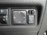 電動格納ドアミラーが装備されています。