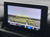 【バックモニター】後ろのカメラの映像をモニターに映し出すことができます!後方の見えない死角や、障害物との距離感をしっかり確認することができます!駐車が苦手な方におすすめです。
