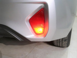 LEDリヤフォグランプ装備!濃霧や吹雪などの悪天候時に自車位置を後続車に知らせ、視界不要による追突を防止することができます。