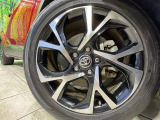【純正18インチアルミホイール】外観にマッチした純正アルミホイールを装着しております。各種社外アルミホイールや、スタッドレスタイヤも取扱いしております。是非ご相談ください♪