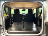 後席を格納すると、これだけの広さが!シーンに合わせたシートアレンジで、大きな荷物も積むことが出来ます♪