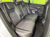 後部座席も気になるようなキズ・汚れやへたり等、大きなダメージはなく、良好な状態です。