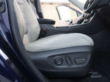 パワーシート搭載。微妙な調整が手軽にでき、ピッタリなポジションで運転することが可能です。