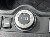 【オールモード4&times;4】2WD/4WDモードを手軽に切り替え可能。燃費重視の2WD、スタック時に役立つLOCK、AUTOモードでは4WDの配分を自動で調整し、路面状況を問わず安定した走りをサポート。
