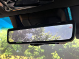 【デジタルインナーミラー】後席の大きな荷物や同乗者で後方が確認しづらい時でも安心!カメラが撮影した車両後方の映像をルームミラー内に表示。クリアな視界で状況の確認が可能です!