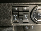 【両側パワースライドドア】両側がパワースライドドアになっており、運転席のスイッチやスマートキーでも開閉が可能です!開口部も広いので乗り降りも楽々♪