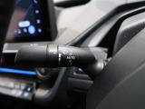 AUTOライトに加え、ワイパーもAUTO機能付き。雨を検知して自動的にワイパーが作動。トンネルの多い高速道路などで大変便利な機能です。